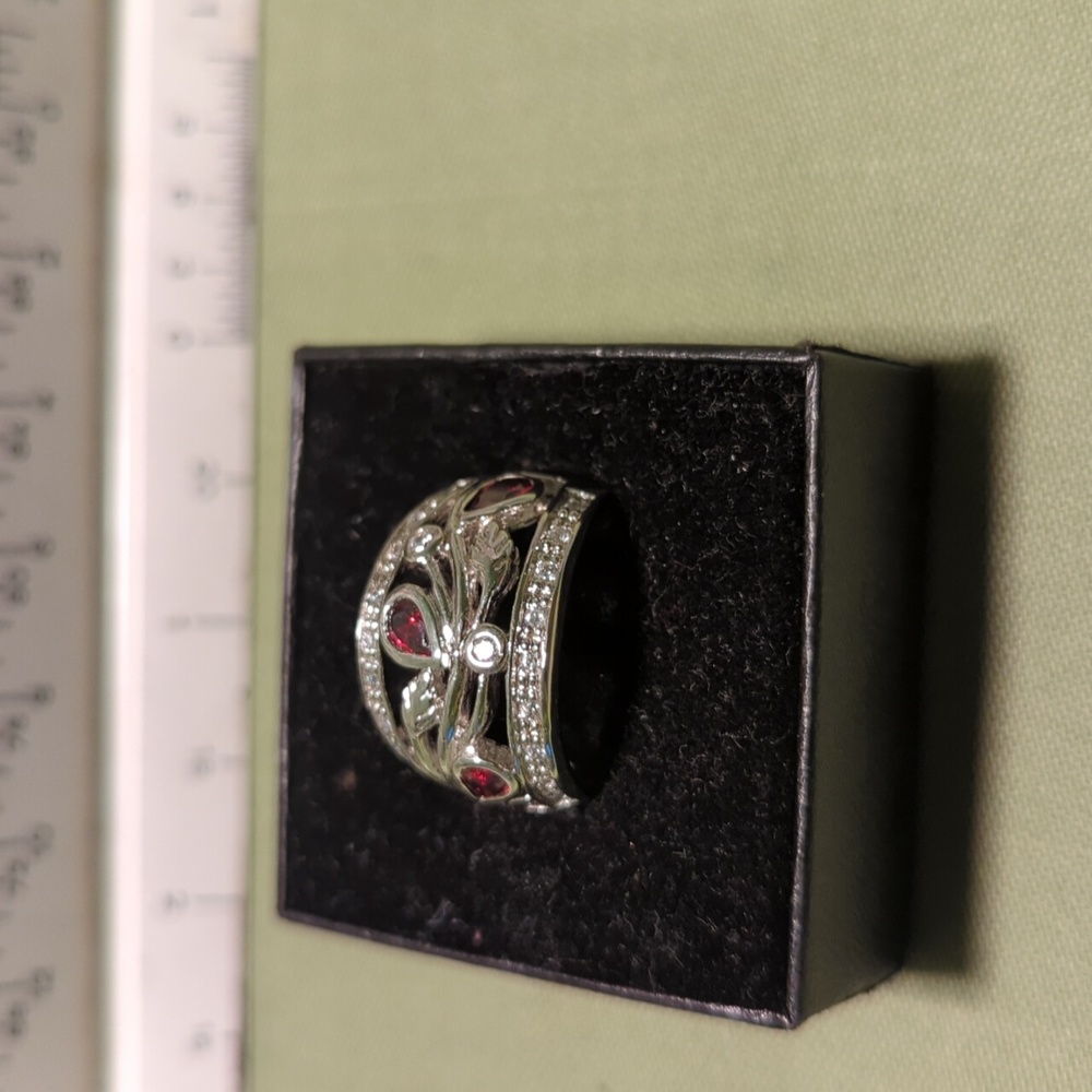 Vintage Sterling Silver Red Gem Ring - Picture 2 of 5